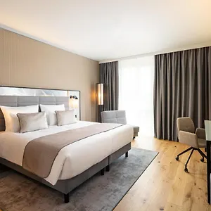 Otel Leonardo Royal Bonn Airport, Köln