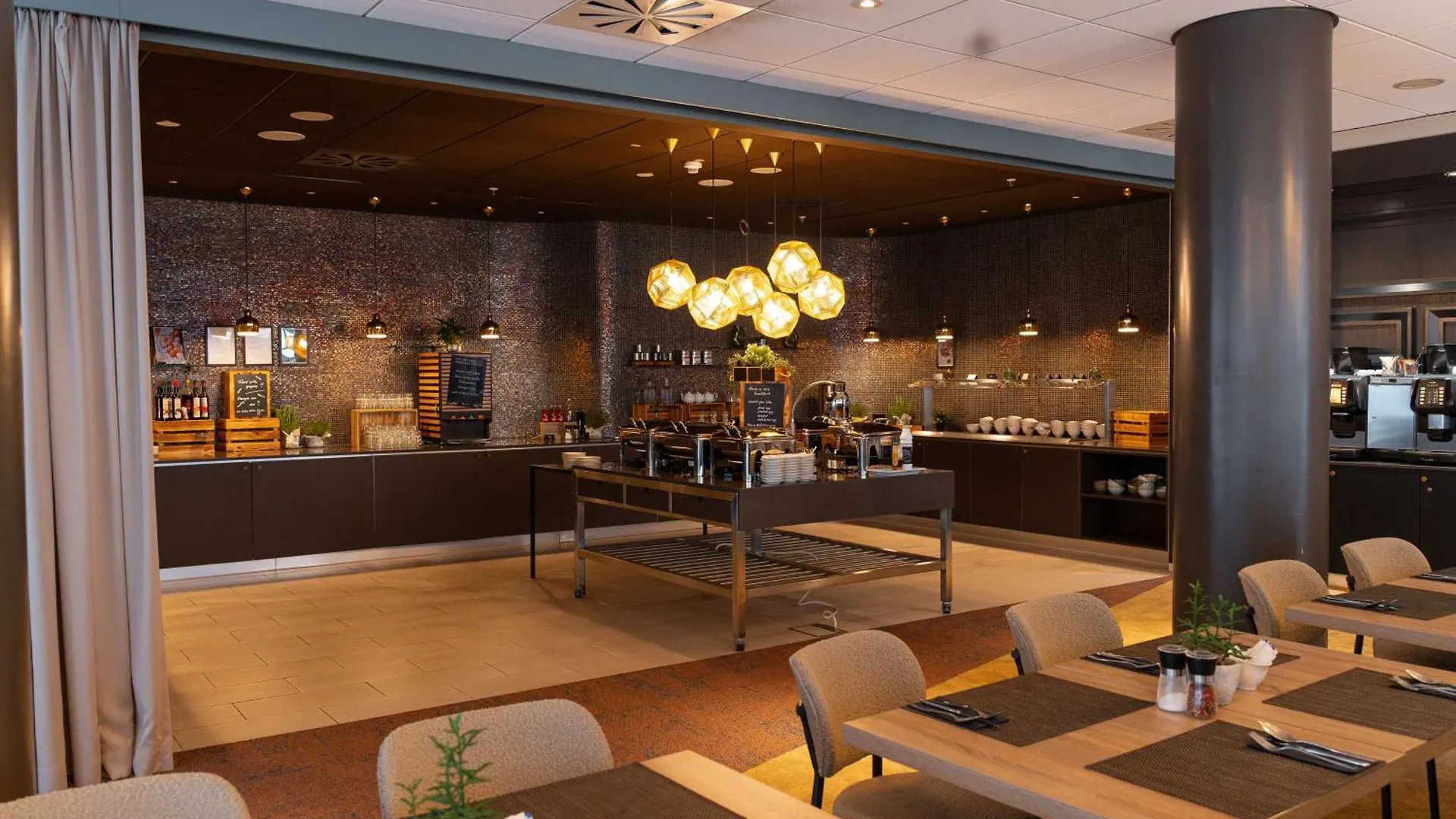 Radisson Blu Hotel Dortmund 4*,
